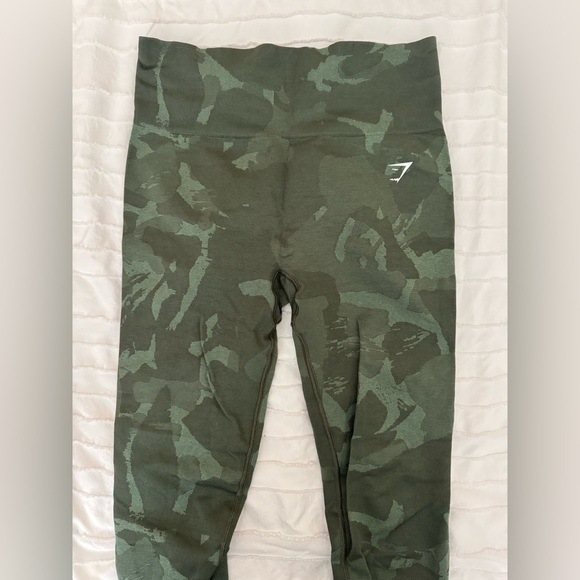Gymshark Green Camo Leggings - Picture 2 of 4